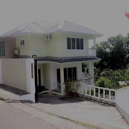 Dusk To Dawn Villa Victoria Exterior photo