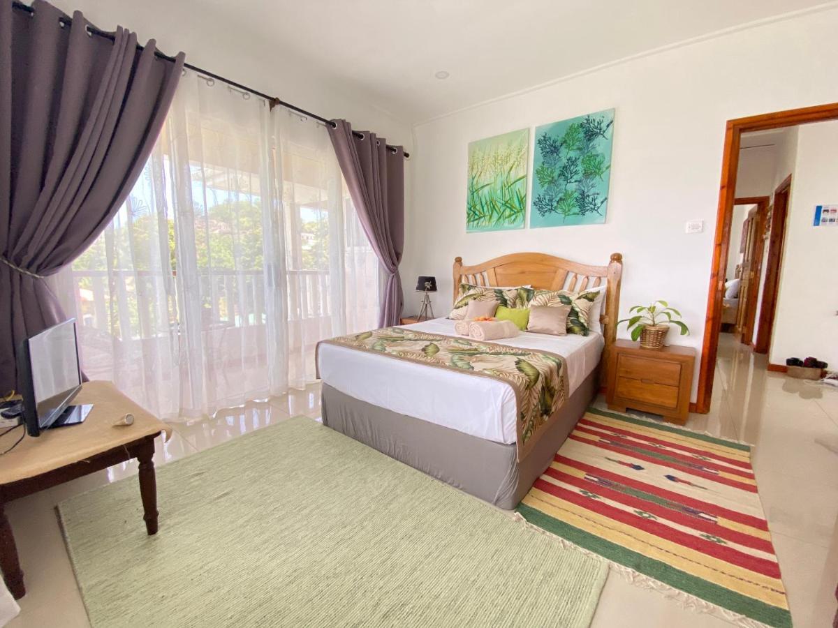 Dusk To Dawn Villa Victoria Exterior photo